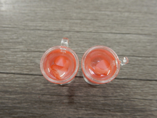 Mansikkajuomariipus, 18x16mm, 1kpl