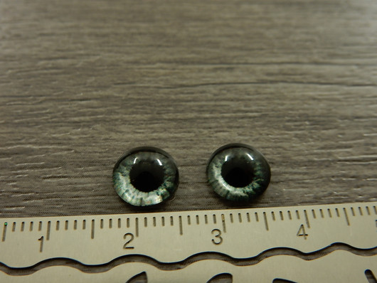 Kapussi silmä, 8mm, harmaa, 1kpl