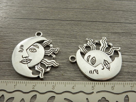 Kuu/aurinkoriipus, 29x26mm, kromi, 1kpl