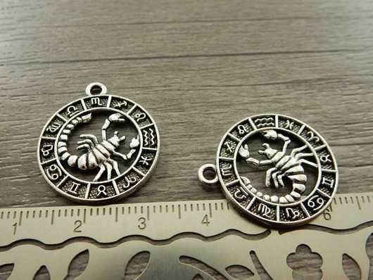 Horoskooppiriipus skorpioni, 24x21mm, kromi, 1kpl