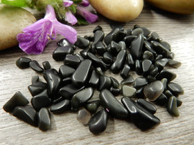 Kivisiruja reiätön, n.2-8mm, musta, 10g n.170kpl