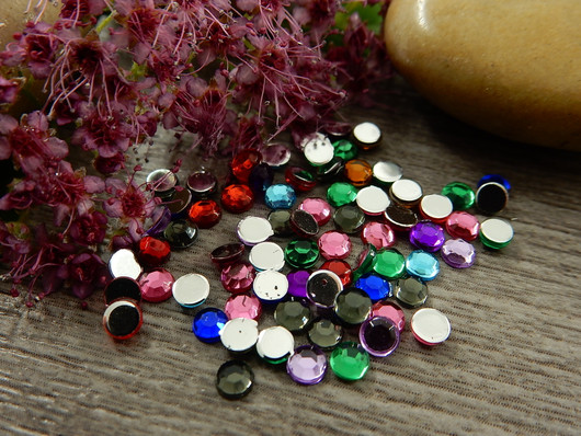 Puolihelmi strassi, 3mm, mixsetti, 100kpl