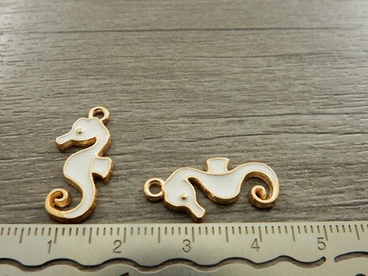 Merihevonenriipus, 21x10mm, valkoinen, 1kpl