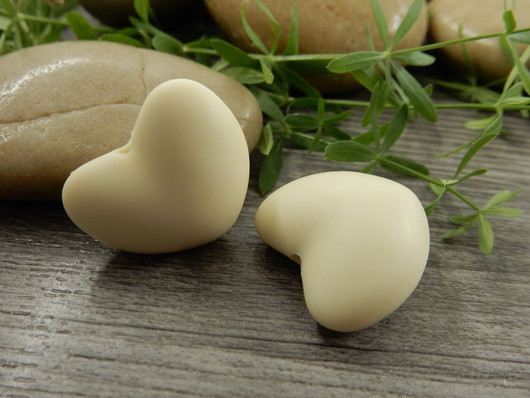 Silikonihelmi sydän, 17x20mm, beige, 1kpl