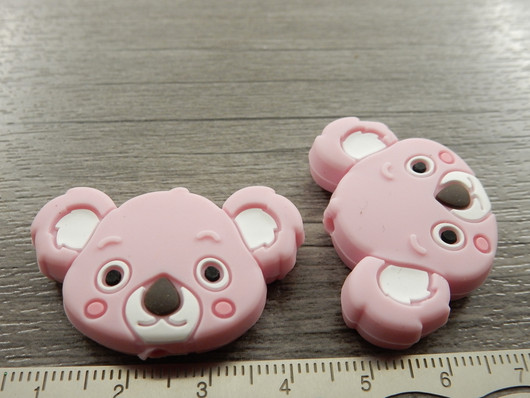 Silikonihelmi koala, 24x36mm, vaaleanpunainen, 1kpl