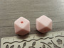 Silikonihelmi hexagon, 14mm, vaaleanpunainen, 1kpl