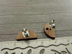 Korvakorutappi puoliympyrä+lukko, 8x16x0.7mm, rst puu, 10paria