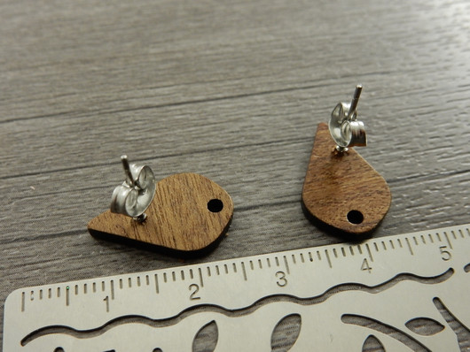 Korvakorutappi pisara+lukko, 17.5x11x0.7mm, rst puu, 10paria