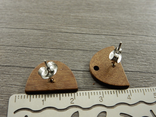 Korvakorutappi puoliympyrä+lukko, 12.5x18x0.7mm, rst puu, 10paria