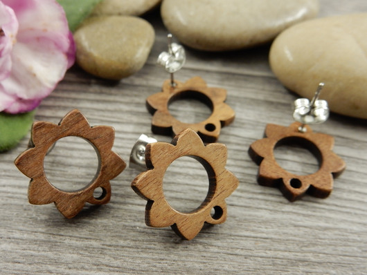 Korvakorutappi kukka+lukko, 17x17.5x0.7mm, rst puu, 10paria