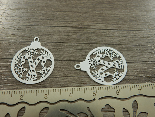 Joulupalloriipus, 20x24mm, valkoinen, 1kpl