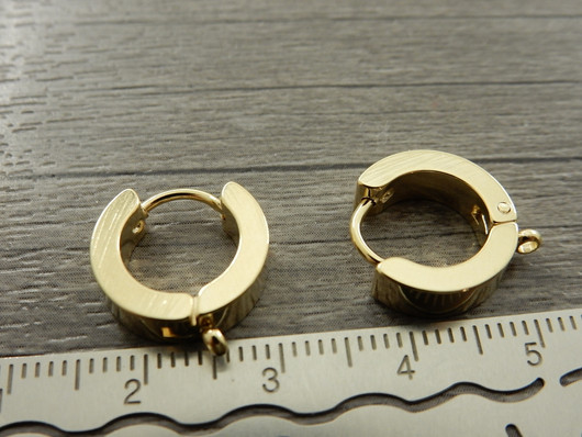Korvakorurengas lenkillä, 15x13x4mm, 24K/kulta/rst, 1pari