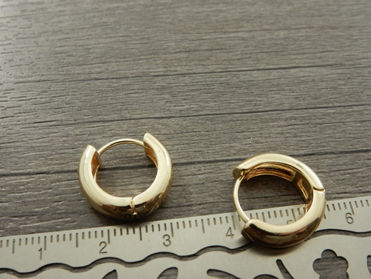 Korvakorurengas huggie, 16x5mm, 18K/vaaleakulta, 1pari