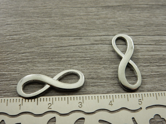 Ääretönriipus/ linkki, 23x8mm, kromi, 1kpl