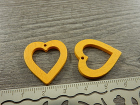 Puuriipus sydän, 25x23mm, tummankeltainen, 1kpl