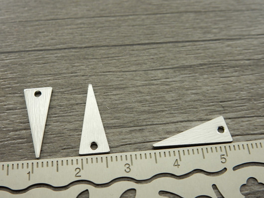 Kolmioriipus, 17x7mm, kromi, 1kpl