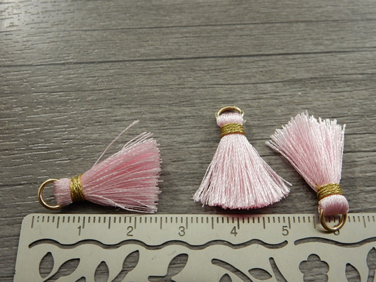 Tasseliriipus, 25mm, vaaleanpunainen, 1kpl