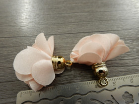 Tasseliriipus kukka 25x30mm, vaaleanpunainen, 1kpl