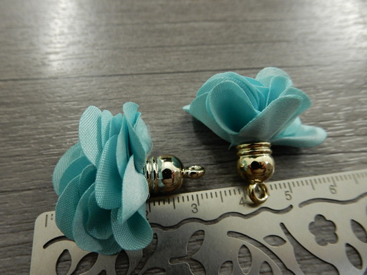 Tasseliriipus kukka 25x30mm, turkoosi, 1kpl