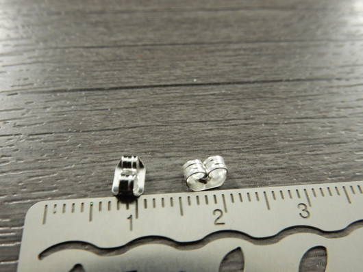 Korvakorun tausta, 3.5x5mm, kirkashopea/rst, 10kpl