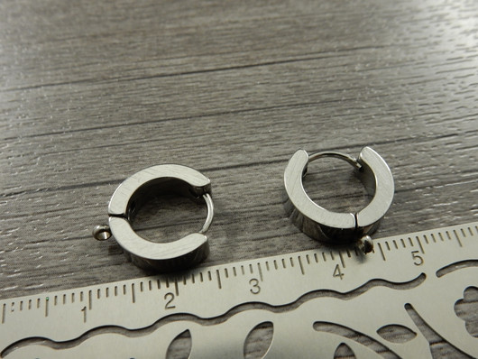 Korvakorurengas lenkillä, 15x13x4mm, rst, 1pari