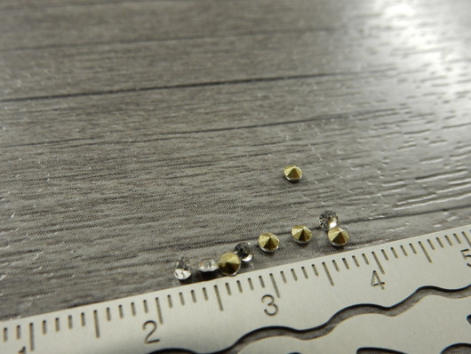 Strassit lasi, 2mm, kirkas, 50kpl