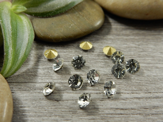 Strassit lasi, 4mm, kirkas, 50kpl