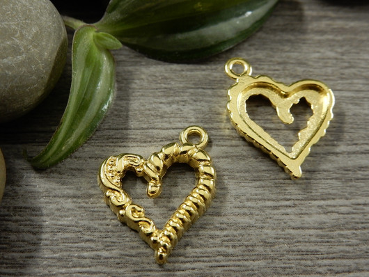 Sydänriipus, 16x17mm, kulta, 1kpl