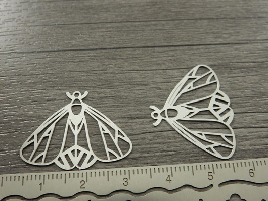 Yöperhonenriipus, 22x27mm ,rst, 1kpl