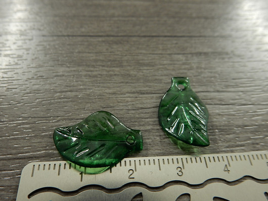 Lehtiriipus akryyli, 20x13mm, vihreä, 1kpl
