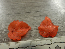 Lehtiriipus akryyli, 23x21mm, punainen, 1kpl