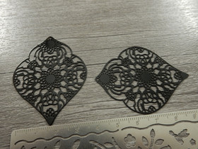 Kuvioriipus, 53x41mm, musta, 1kpl