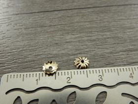 Helmihattu kukka, 5mm, vaaleakulta, 50kpl