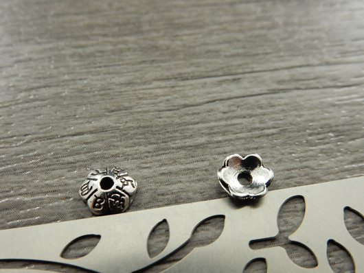 Helmihattu kukka, 6mm, kromi, 20kpl