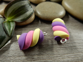 Vaahtokarkkiriipus, n.21x10mm, moniväri, 1kpl