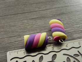 Vaahtokarkkiriipus, n.21x10mm, moniväri, 1kpl