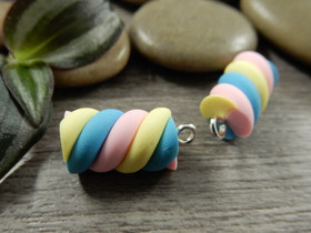 Vaahtokarkkiriipus, n.21x10mm, moniväri, 1kpl