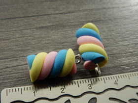 Vaahtokarkkiriipus, n.21x10mm, moniväri, 1kpl