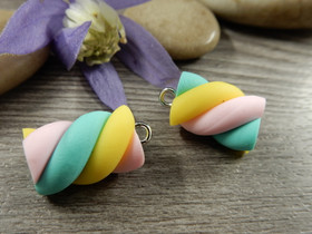 Vaahtokarkkiriipus, n.21x10mm, moniväri, 1kpl