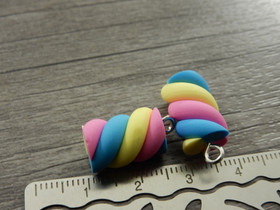 Vaahtokarkkiriipus, n.21x10mm, moniväri, 1kpl