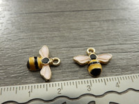 Ampiainenriipus, 15x17mm, moniväri, 1kpl