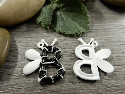 Ampiainenriipus, 21x17mm, moniväri, 1kpl