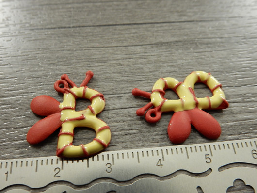 Ampiainenriipus, 21x17mm, moniväri, 1kpl