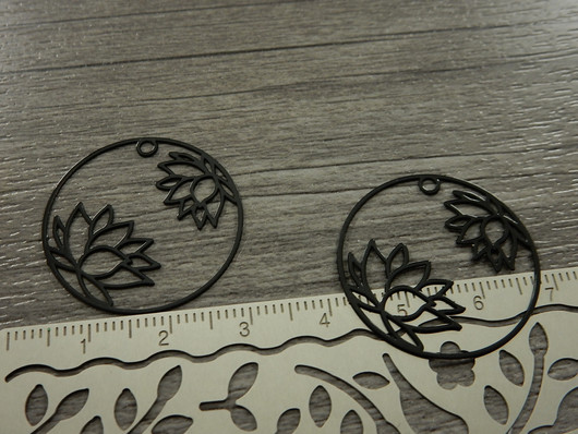 Kukkariipus lotus/linkki, 27mm, musta, 1kpl