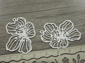 Kukkariipus, 37x30mm, valkoinen, 1kpl