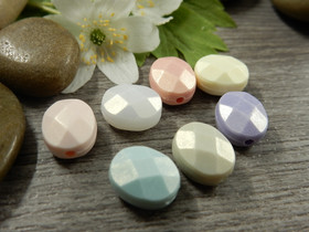 Akryylihelmi ovaali, 11x9x6mm, mixsetti, 20kpl