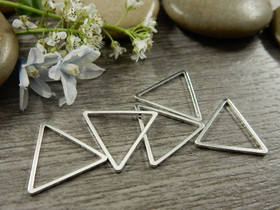 Linkki kolmio, 13x15x1mm, umpi, kirkashopea, 10kpl