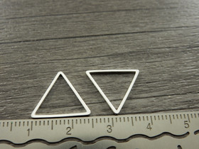 Linkki kolmio, 13x15x1mm, umpi, kirkashopea, 10kpl