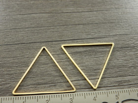 Linkki kolmio, 24x27x0.8mm, umpi, kulta, 1kpl