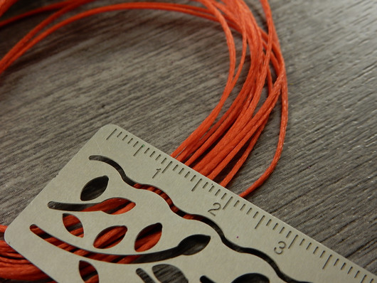 Vahattu polyesterinyöri, 1mm, punainen, 10m